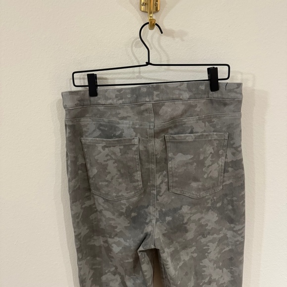 Spanx Leggings Women's Size 1X Grey Camo Jeanish Ankle Pull On Casual Stretch - Picture 5 of 5